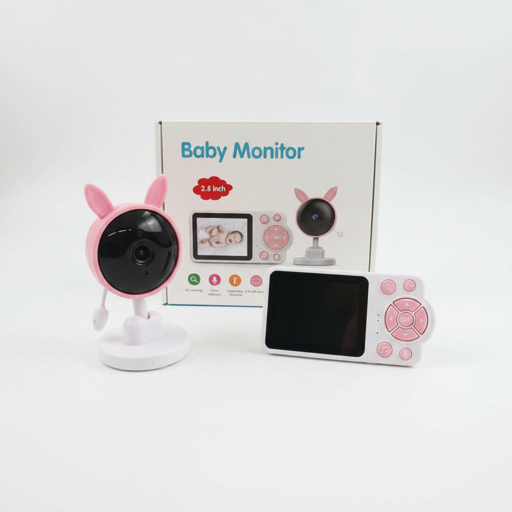 Roze pametna kamera u obliku zeke i pripadajući bežični monitor sa ekranom od 2.8 inča ispred originalne bele kutije Baby Monitor.